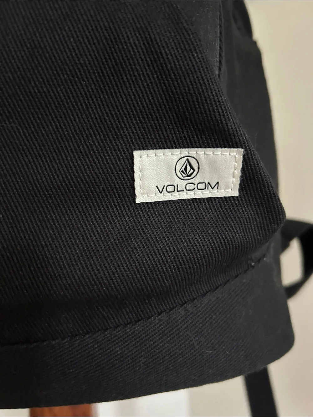 NWT Women’s Volcom Schoolyard Canvas/ Cotton Backpack - Black